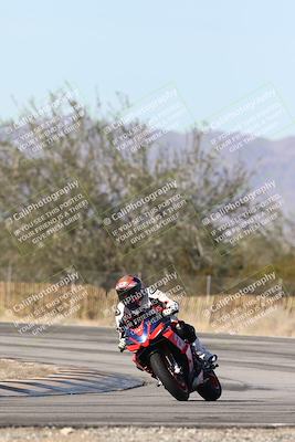 media/Dec-01-2025-Moto Forza (Mon) [[2daa91e15f]]/3-Beginner Group/Session 3 (Turn 3)/